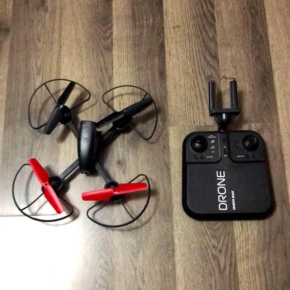 Drone11 with controller - Picture 1 of 3